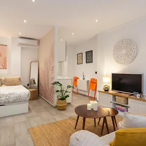 Andres Perez & Quiet Courtyard By Ele Appartement